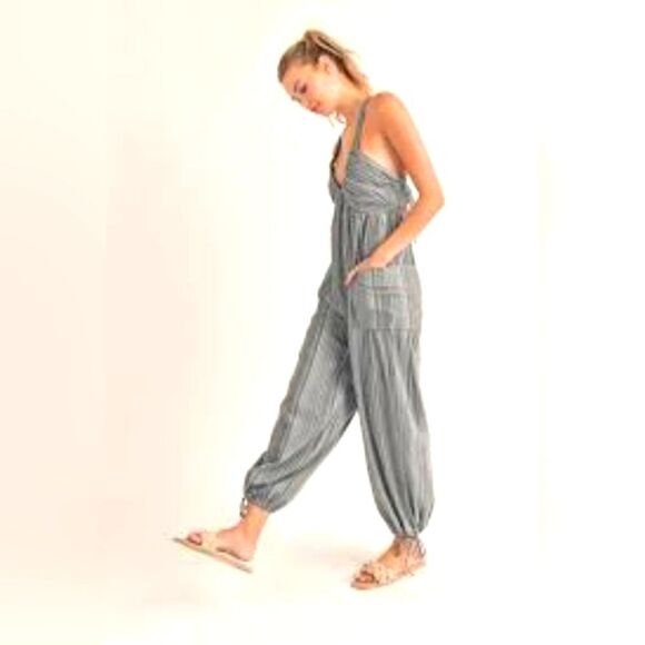Klesis,Women’s Stripe Crinkle jumpsuit,,Nwot, Size Medium - Picture 2 of 10